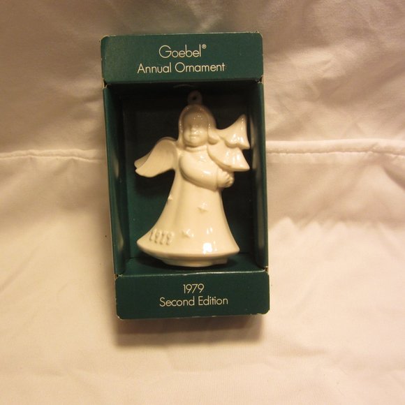VTG1979 GOEBEL ANNUAL ORNAMENT, WHITE PORCELAIN ANGEL W/TREE, W BOX - Picture 2 of 7